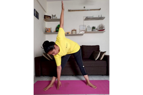 Benefits of prenatal yoga 10 prenatal yoga poses for women to do